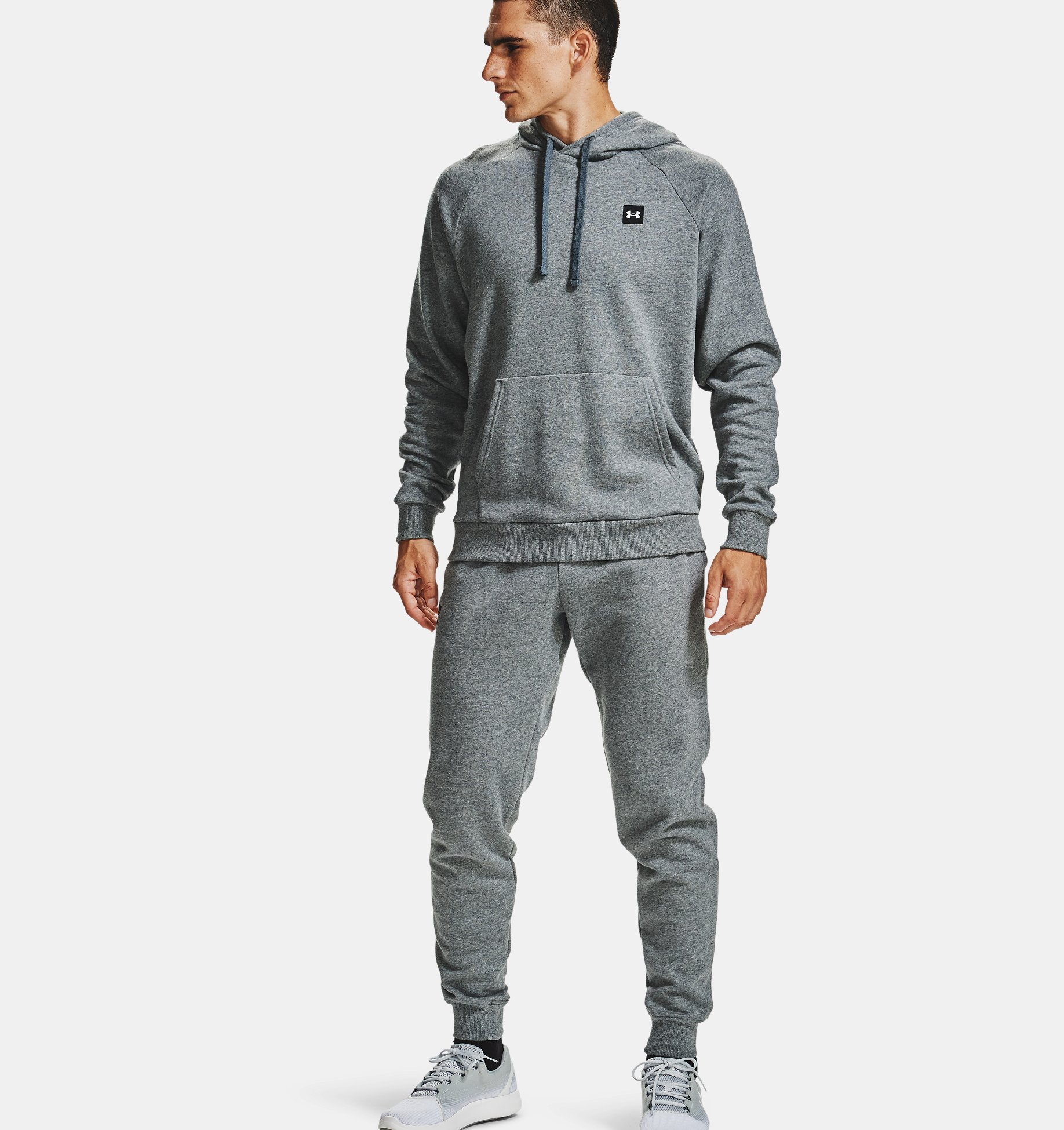 Comfortable and Warm Hooded Jumper for Men Under Armour Mens Rival Fleece Fz Hoodie Men’s Running Hoodie With Loose Fit 